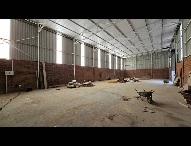 520M² WAREHOUSE TO LET IN SEBENZA